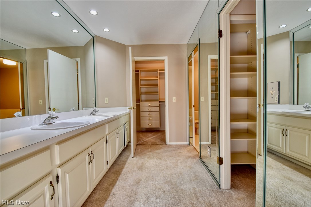 Woodhawk Condo - Residential