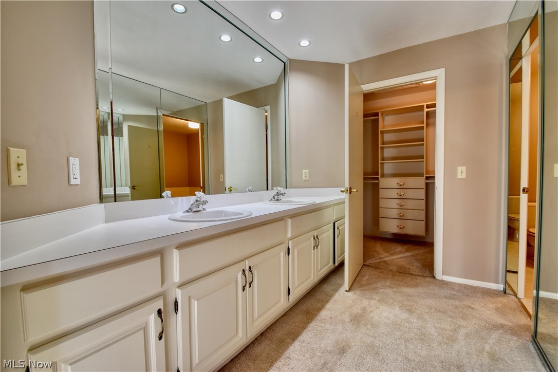 Woodhawk Condo - Residential