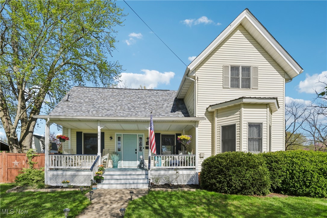 207 Courtland Street, Wellington, Ohio image 1