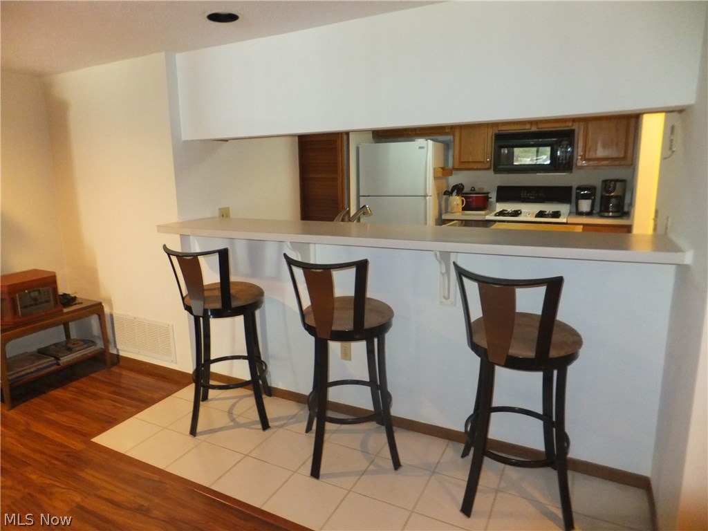 Courts/Country Lakes Condo - Residential