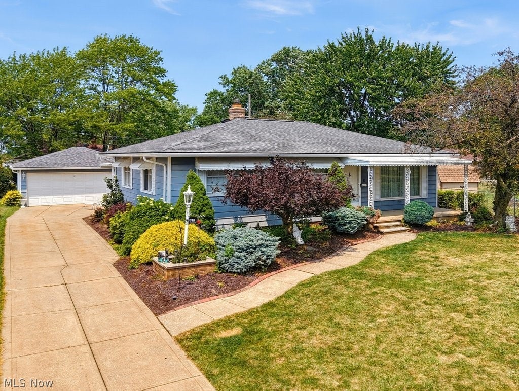 759 E Meadowlawn Boulevard
