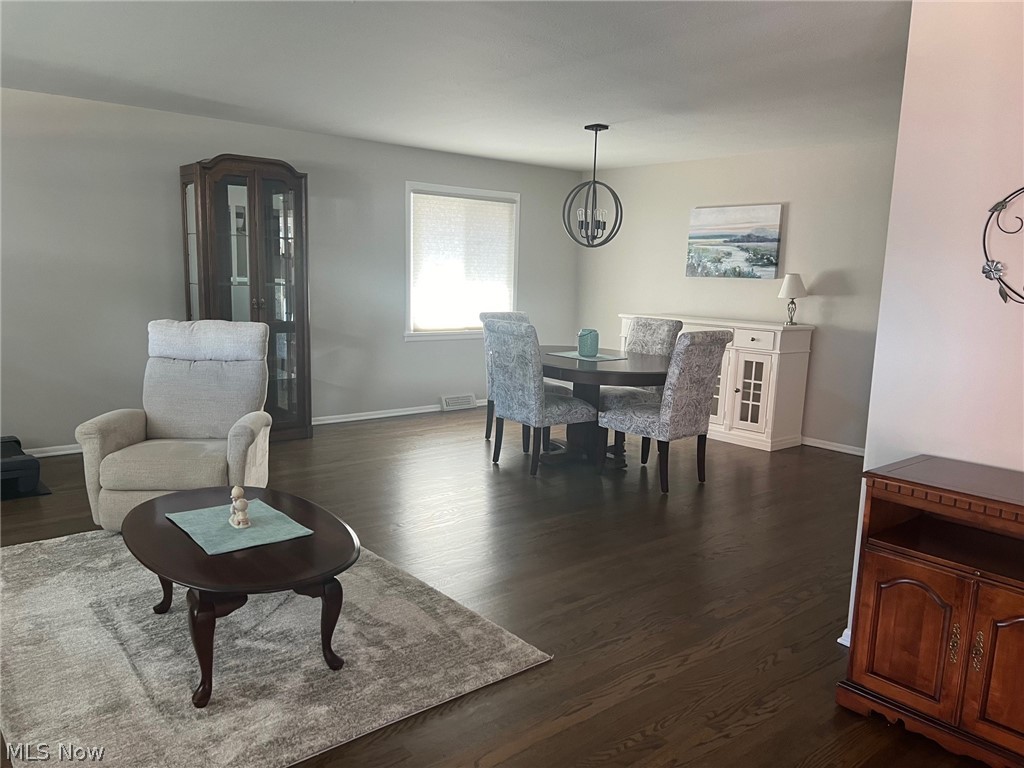 Larchmont Estate - Residential