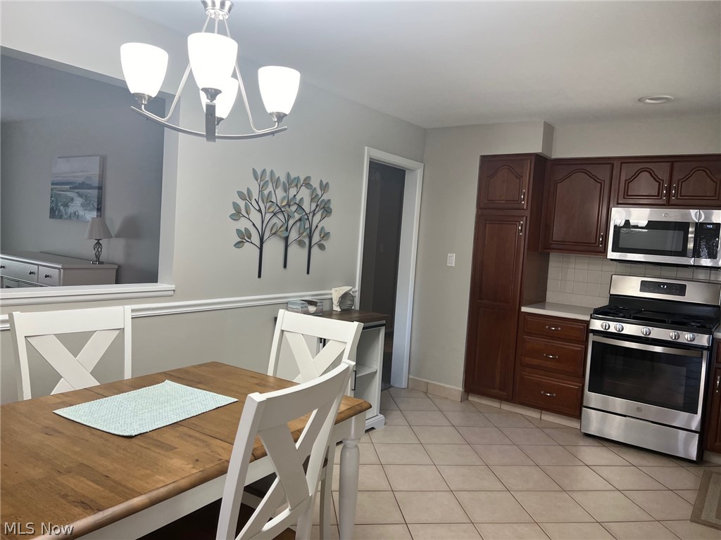 Larchmont Estate - Residential