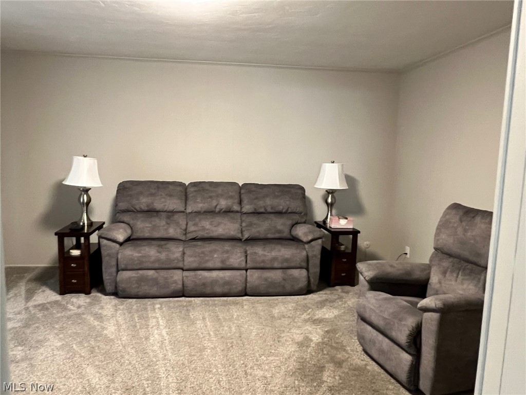 Larchmont Estate - Residential