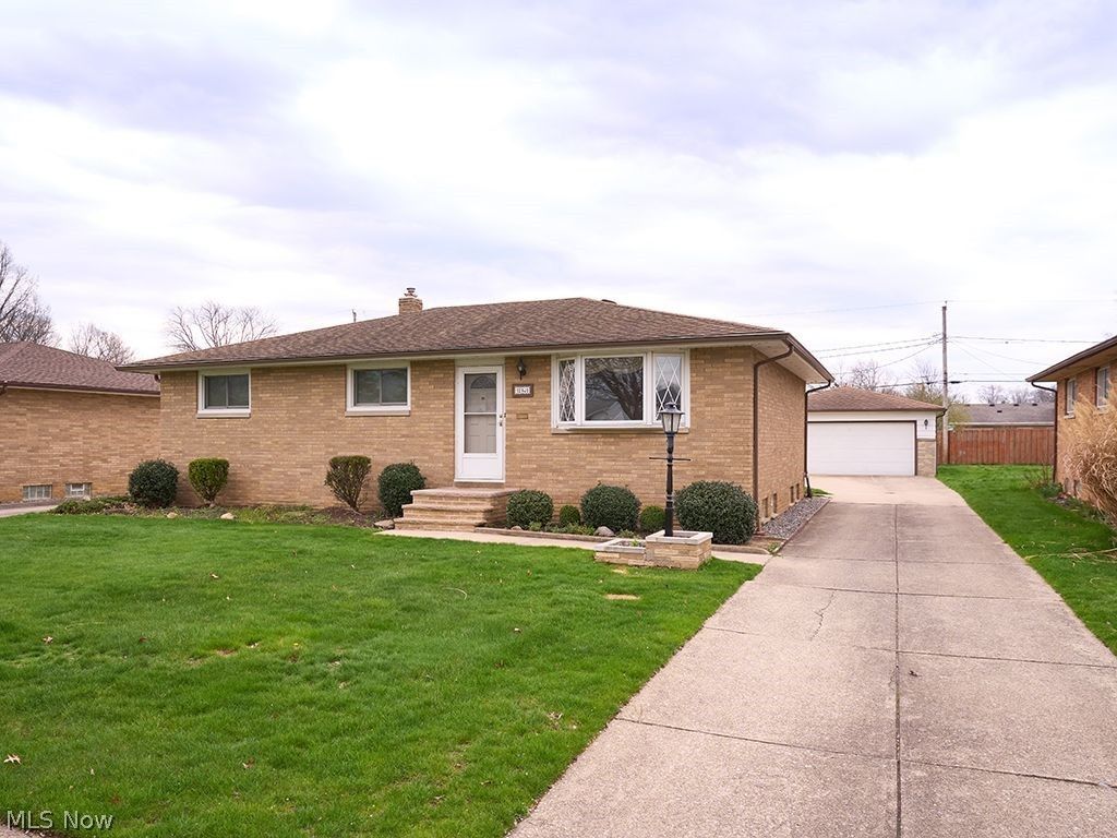 Photo of 12101 Tucson Drive, Parma, OH 44130 (MLS # 5201119)