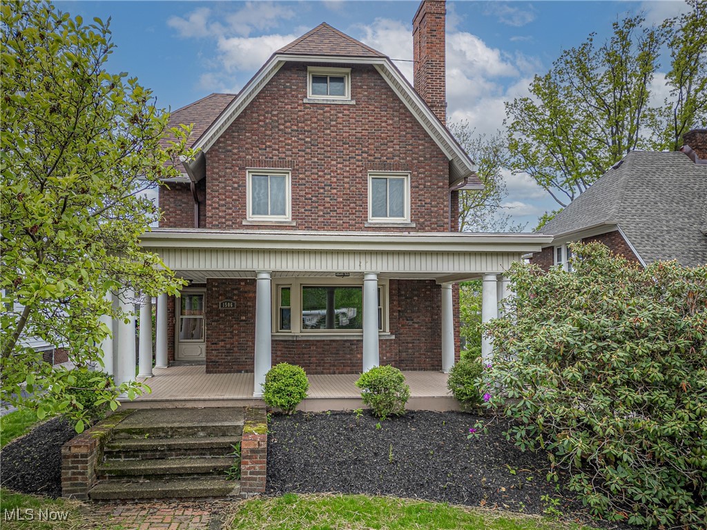 1506 Waterbury Road, Lakewood, Ohio image 1