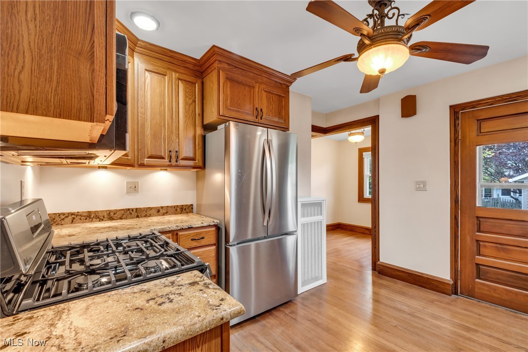 1506 Waterbury Road, Lakewood, Ohio image 20