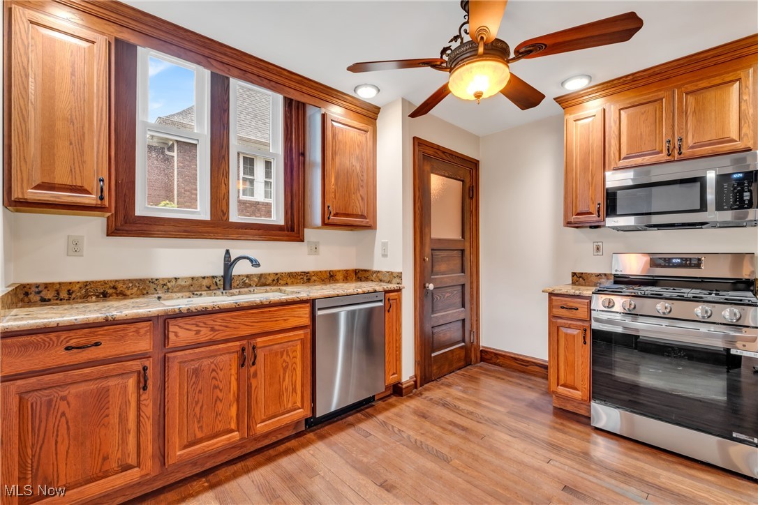 1506 Waterbury Road, Lakewood, Ohio image 18