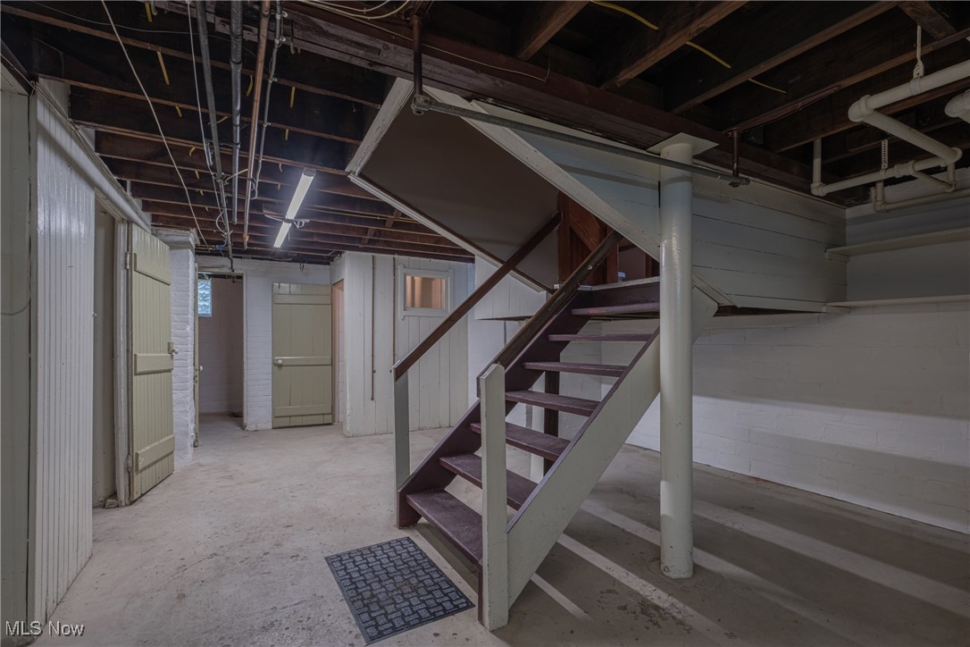 1506 Waterbury Road, Lakewood, Ohio image 42