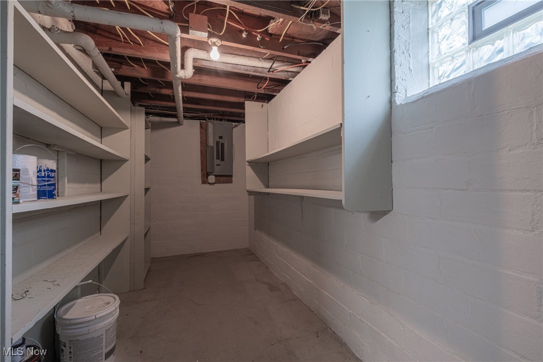 1506 Waterbury Road, Lakewood, Ohio image 38