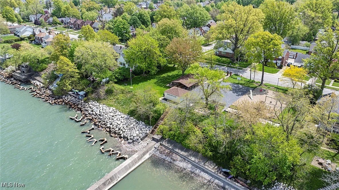 Utopia Beach - Residential