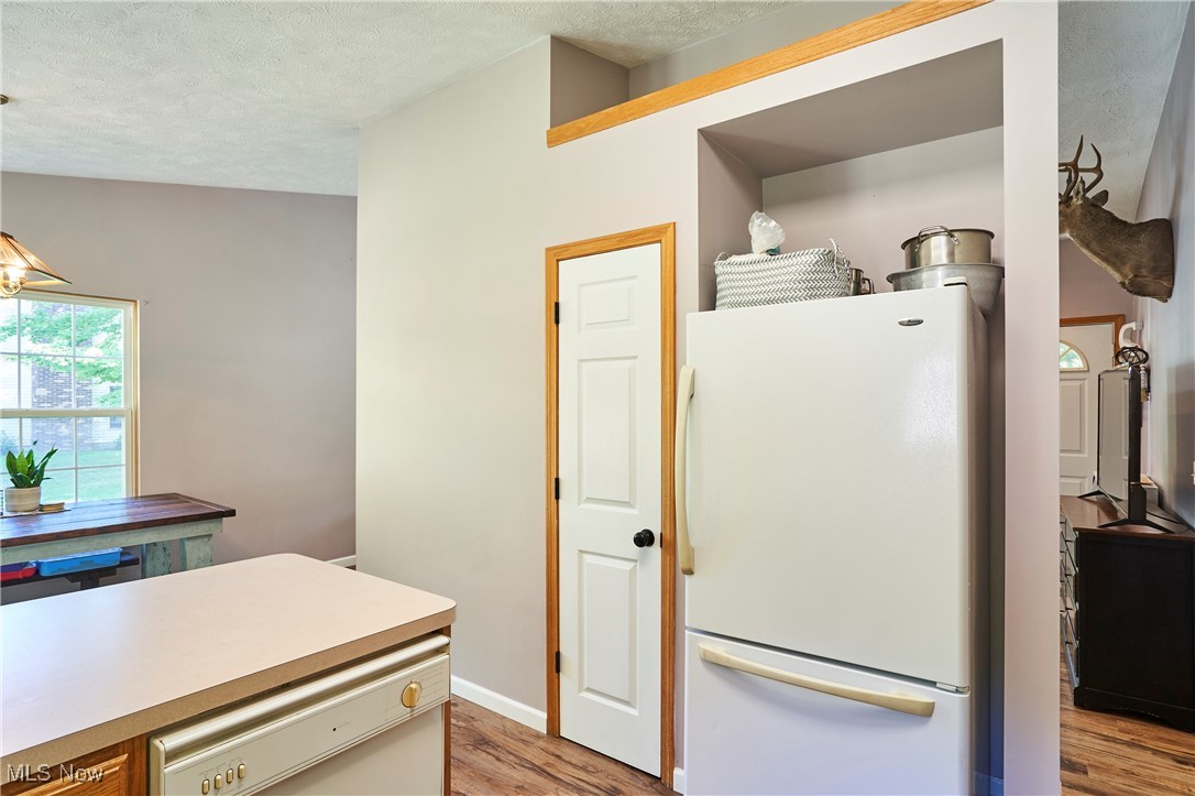 Geneva, Ohio 44041, United States, 3 Bedrooms Bedrooms, ,2 BathroomsBathrooms,Residential,Active,215645