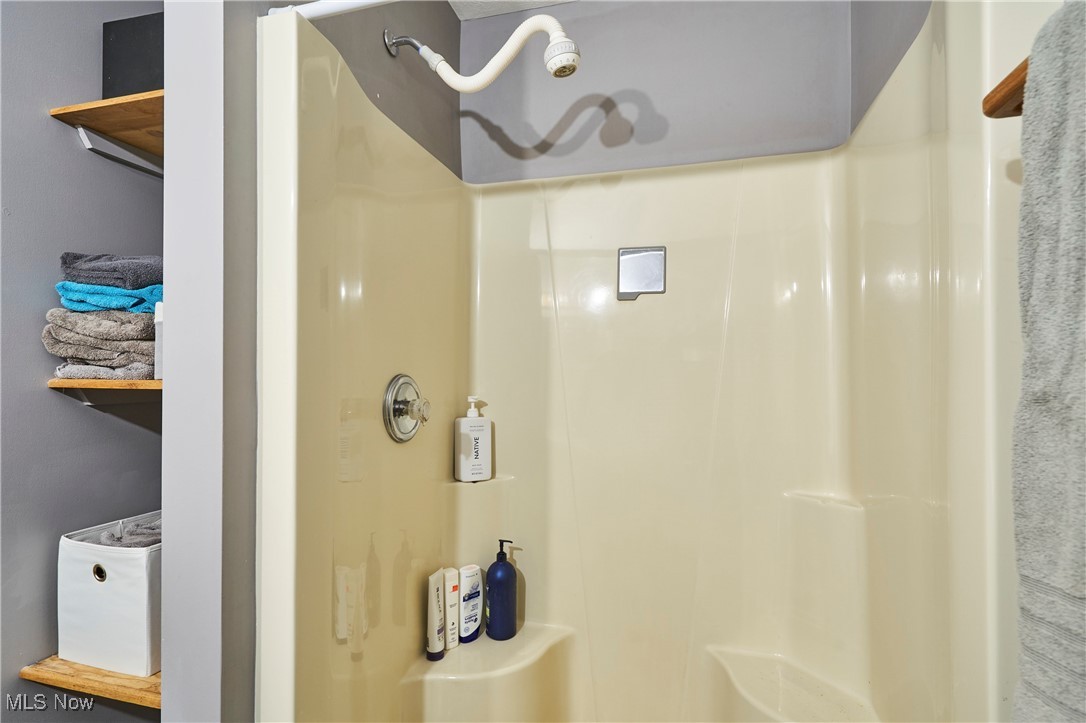 Geneva, Ohio 44041, United States, 3 Bedrooms Bedrooms, ,2 BathroomsBathrooms,Residential,Active,215645