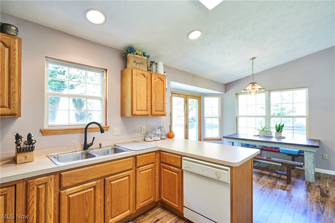 Geneva, Ohio 44041, United States, 3 Bedrooms Bedrooms, ,2 BathroomsBathrooms,Residential,Active,215645