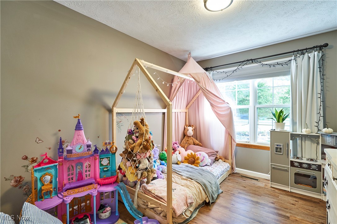 Geneva, Ohio 44041, United States, 3 Bedrooms Bedrooms, ,2 BathroomsBathrooms,Residential,Active,215645