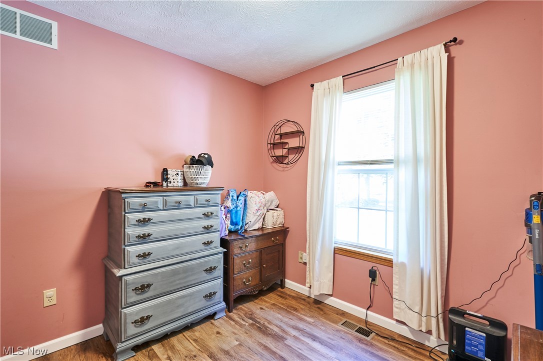 Geneva, Ohio 44041, United States, 3 Bedrooms Bedrooms, ,2 BathroomsBathrooms,Residential,Active,215645