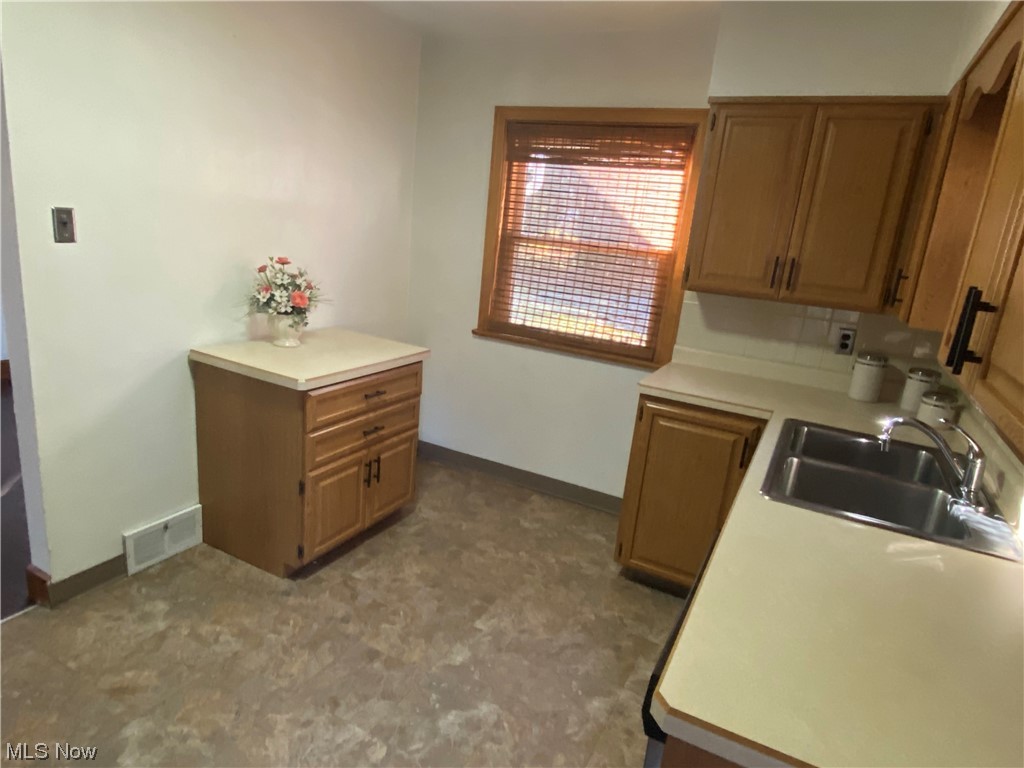 Simon & Minnie Troyers - Residential