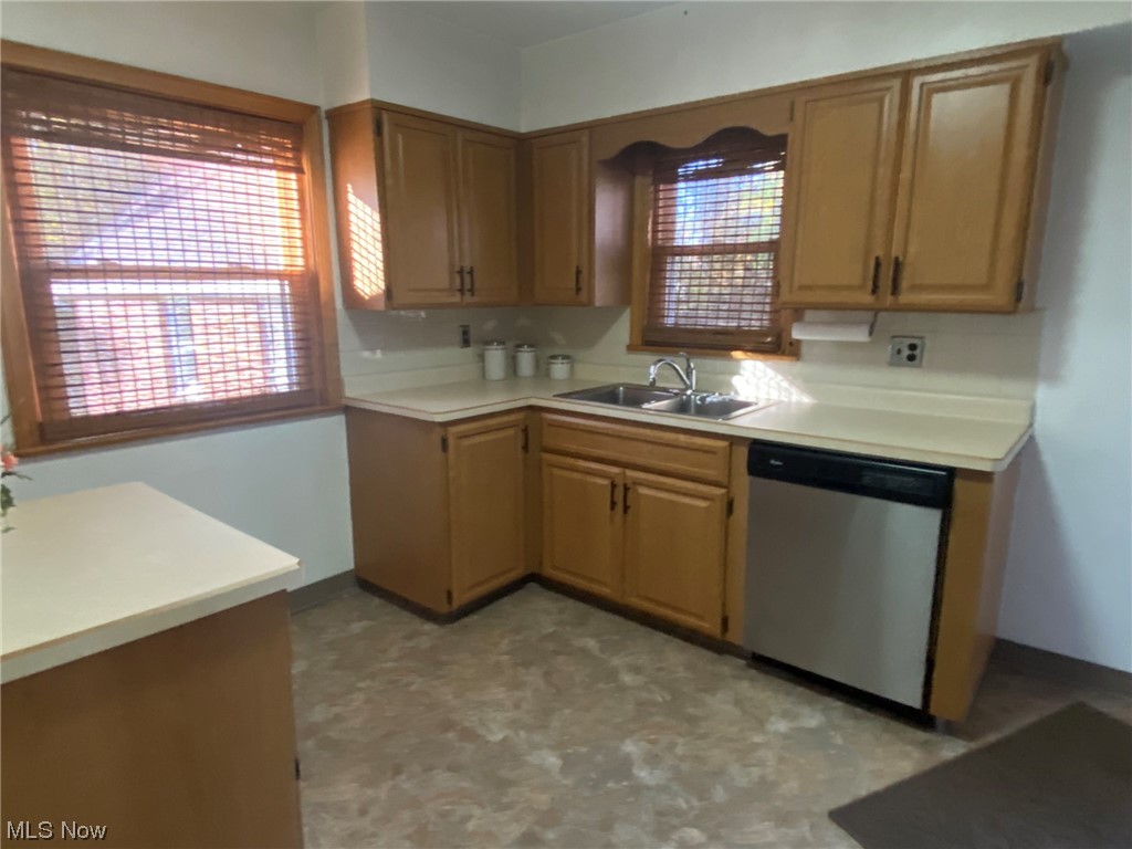 Simon & Minnie Troyers - Residential