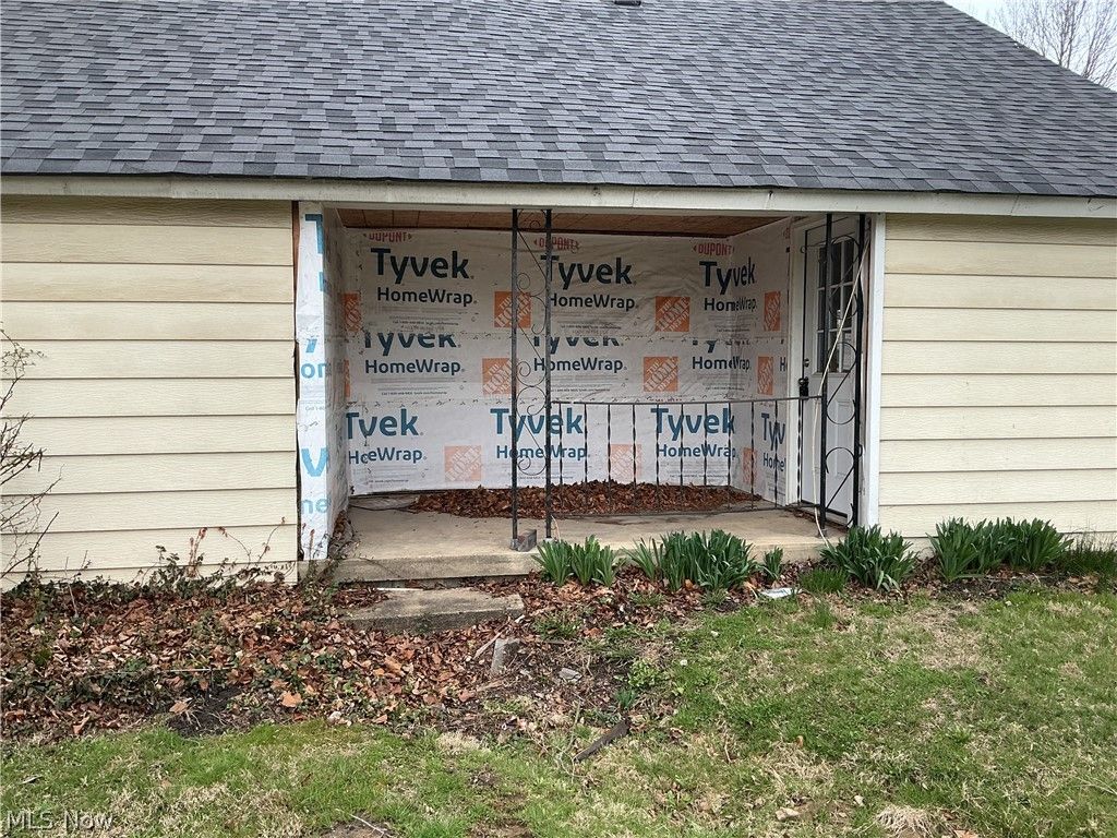 Photo of 57 W 1st Street, Frazeysburg, OH 43822 (MLS # 5194999)