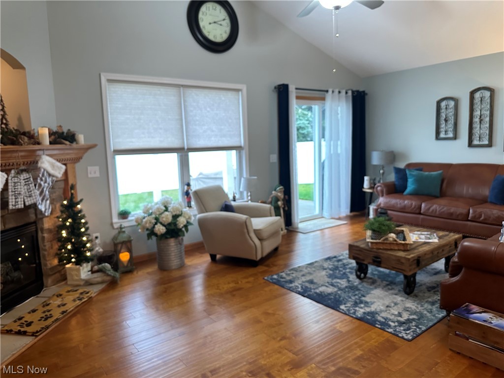 Brooks Condo Ph 06 - Residential