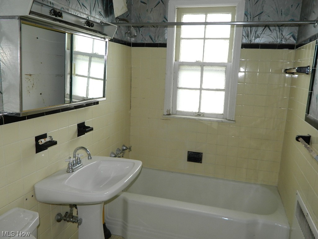 Lee Land - Residential