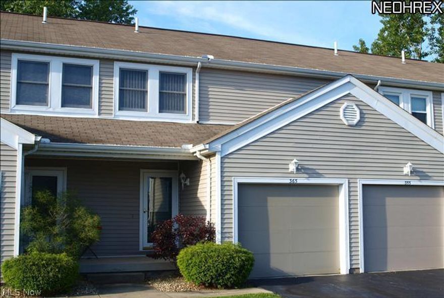 Lovely townhouse in Howland on Pineview Dr. NE with 2 bedrooms & bath on second floor. First floor has kitchen w/all appliances plus eat-at counter & 3 bar stools, laundry room w/washer & dryer. Finished family room in basement & room for your computer/office plus another full bath. New carpet & newly painted interior.  Attached garage.