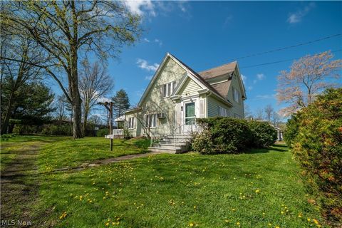 Photo of 105 W Main Street, Canfield, OH 44406 (MLS # 5202238)