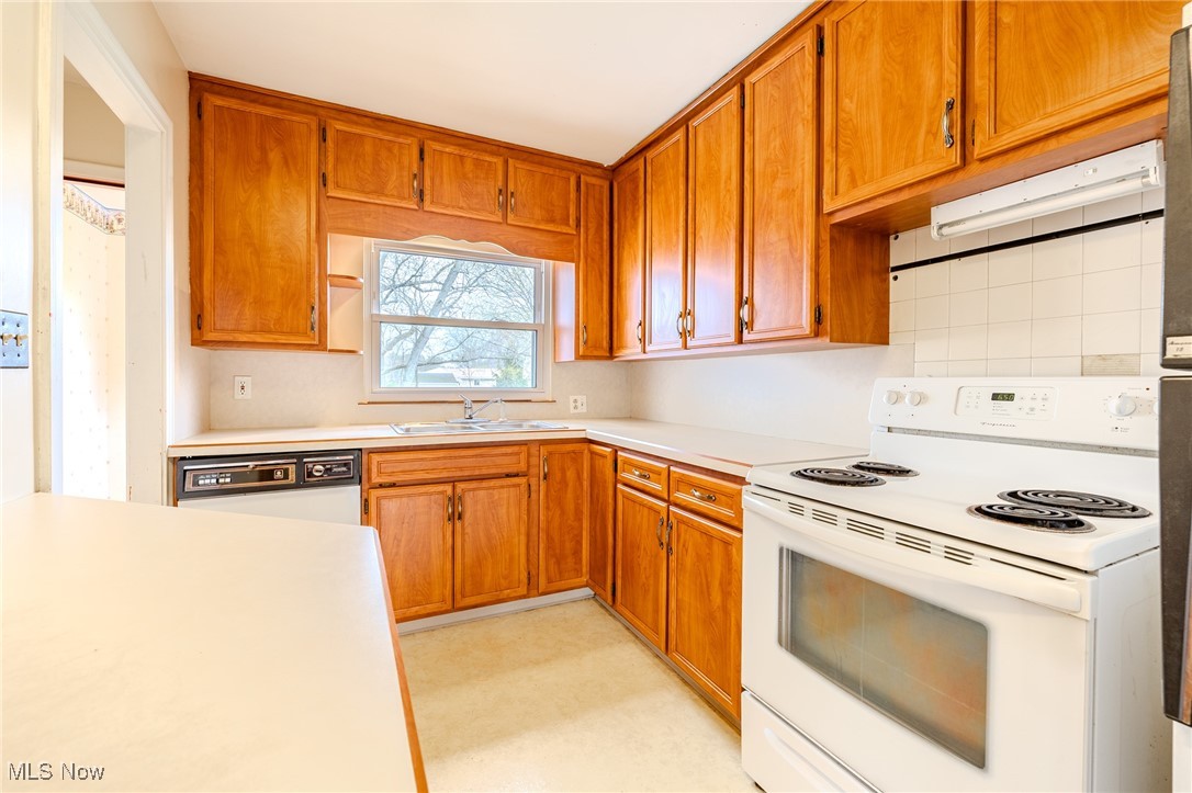 3333 NW Sweitzer Street, Uniontown, Ohio image 11
