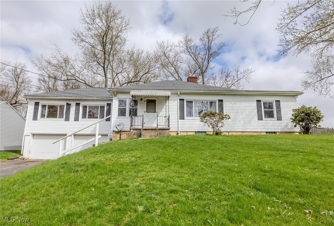 3333 NW Sweitzer Street, Uniontown, Ohio image 1