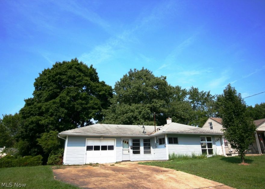 Reduced for quick sale!

Looking in Austintown ? If so, 212 N Main Street might be the one to end your search ! This 3 Bedroom Slab Ranch features a large living area, attached garage, and even a patio ! Not to mention the newer Bathroom vanity and even a jetted tub. This home needs a little TLC to bring it back to its former glory, but has tons of potential. Don't Hesitate, Call now before its too late.
