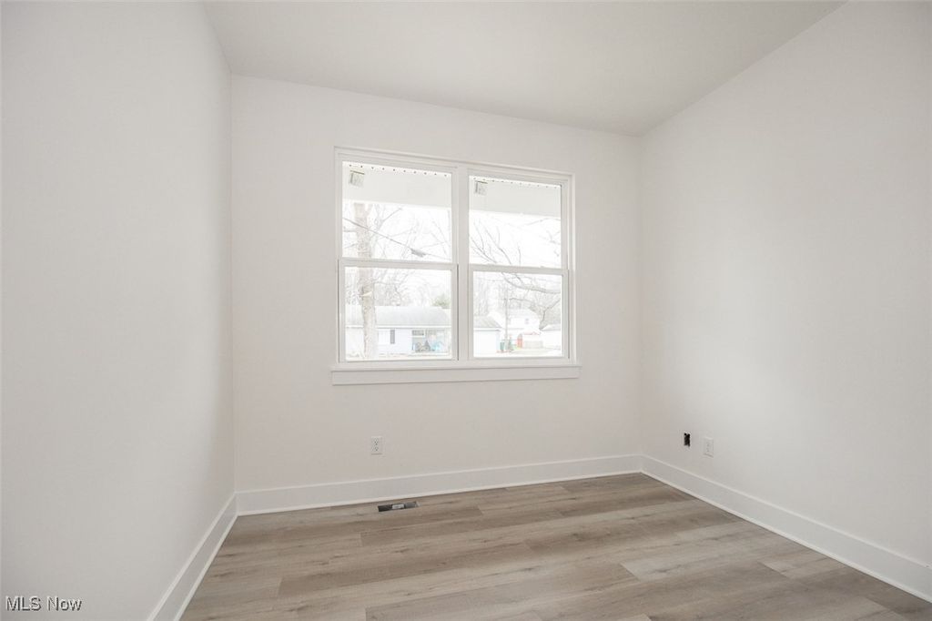 Photo of 5594 Grove Avenue, Mentor, OH 44060 (MLS # 5178668)