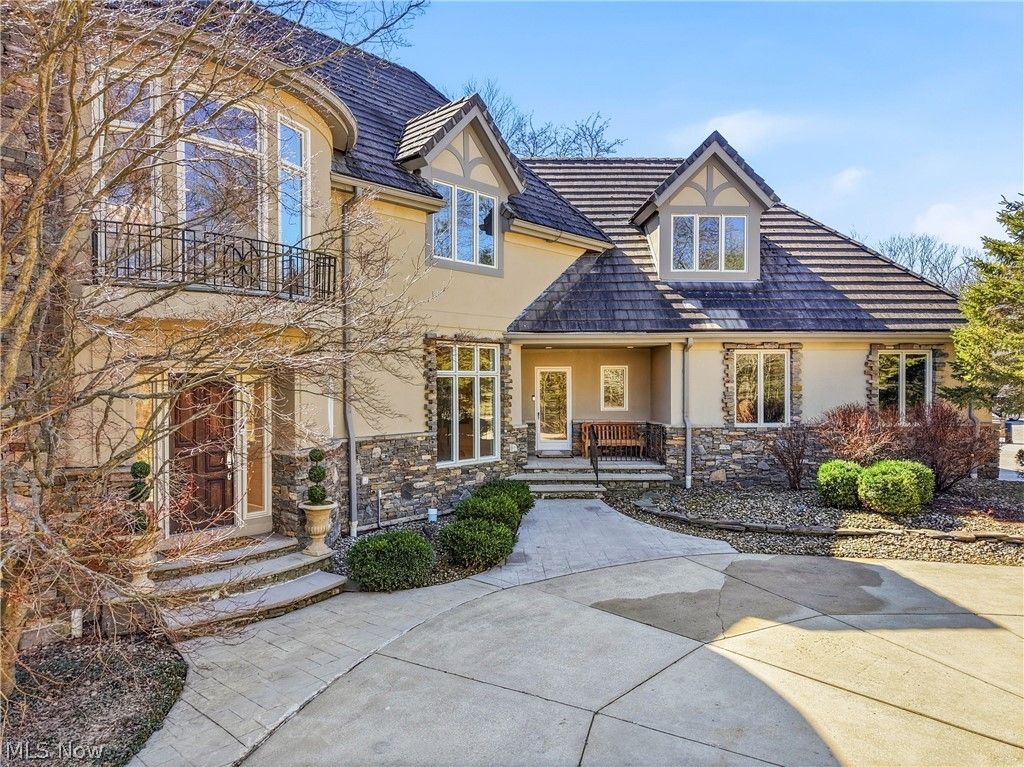 Photo of 60 South Lane, Moreland Hills, OH 44022 (MLS # 5188752)