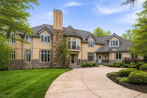 60 South Lane Moreland Hills OH 44022