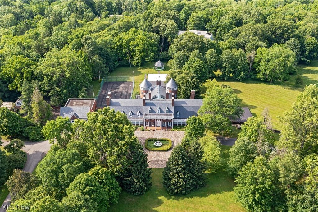 Photo of 3450 Roundwood Road, Hunting Valley, OH 44022 (MLS # 5200996)