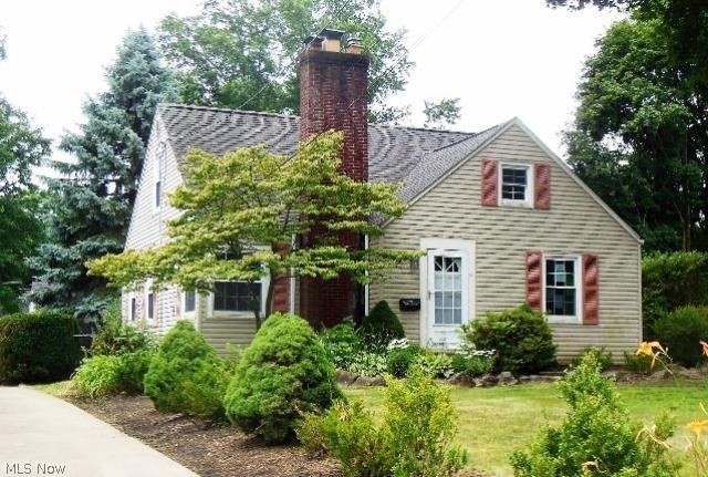 This single family home built in 1946, offers 4 bedrooms, 1 bathroom, full basement, garage, backyard, and heating. It has approximately 1,422 square feet of living space that sits on approximately 10,860 square feet size of a lot. Its best to see this one in person. Take a look here today.