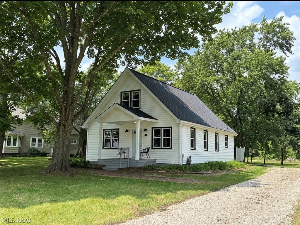 Photo of 2721 E River Road, Newton Falls, OH 44444 (MLS # 5223950)