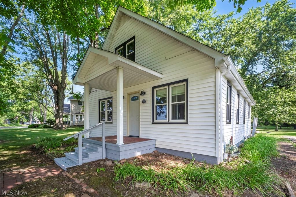 Photo of 2721 E River Road, Newton Falls, OH 44444 (MLS # 5223950)