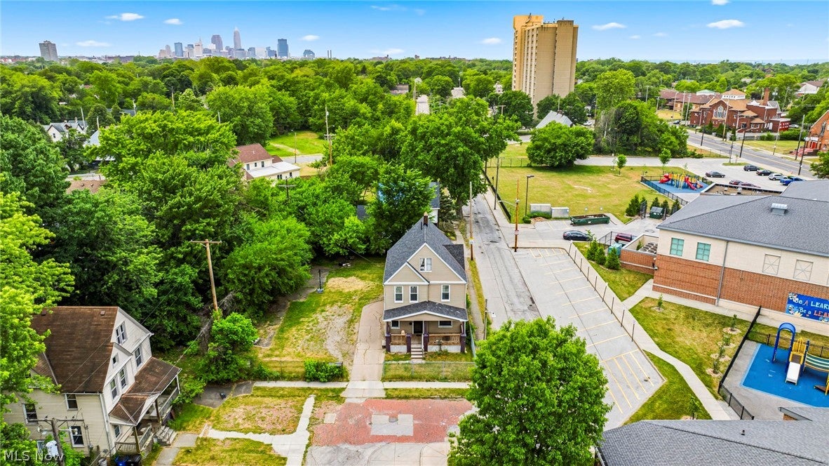 1532 E 78th Street