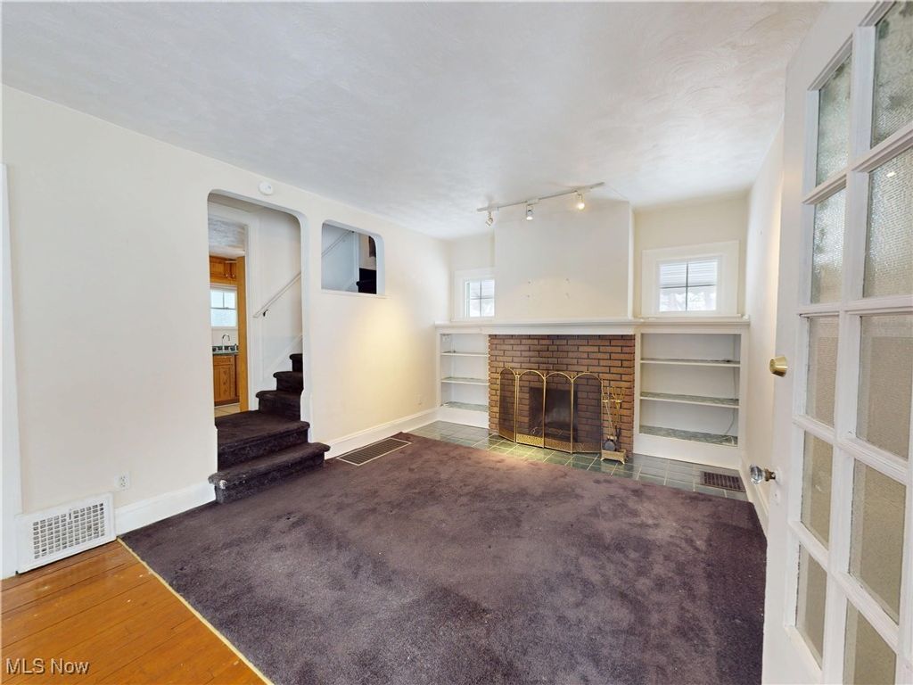 Photo of 1076 Rushleigh Road, Cleveland Heights, OH 44121 (MLS # 5181260)