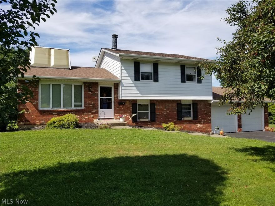 Nice home located in Thornville and close to Buckeye Lake. This three bedroom and 1.5 bath home has a large family room in the basement with a third floor for extra storage. Nice patio outback to enjoy the breeze. Northern Local Schools.