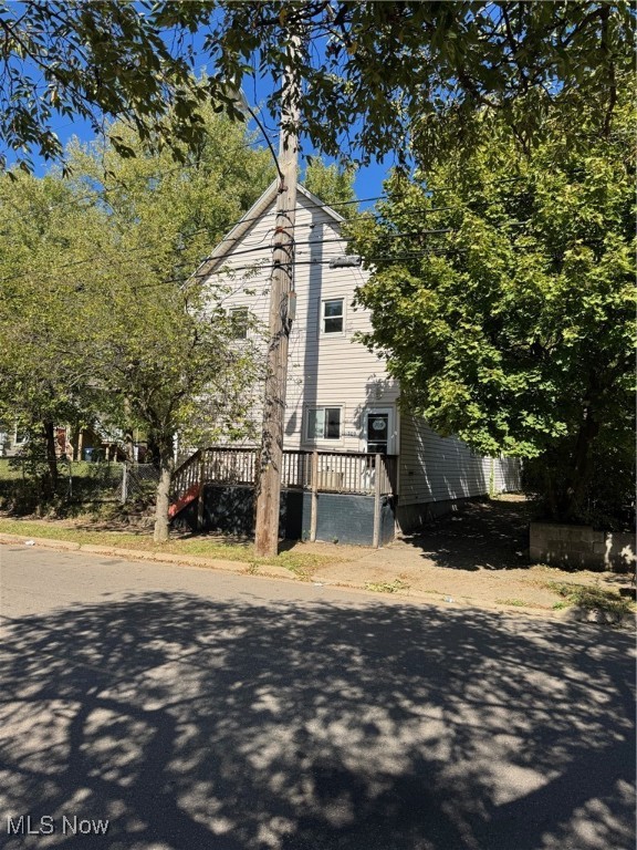 Great Investment Opportunity! Spacious 2 story Duplex that is a must see. Both units are very spacious with some updates.
There are 12 TOTAL ROOMS WITH 8 BEDROOMS, 2 FULL BATHROOMS, 2 HALF BATHROOM, Long side driveway leading to the one car garage and additional parking in the back with entrance from ally for 3 more cars. Perfect opportunity for an investor or to live in one
unit and let the other unit pay you!