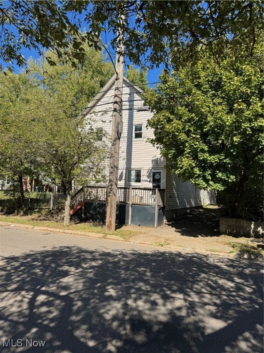 Great Investment Opportunity! Spacious 2 story Duplex that is a must see. Both units are very spacious with some updates.
There are 12 TOTAL ROOMS WITH 8 BEDROOMS, 2 FULL BATHROOMS, 2 HALF BATHROOM, Long side driveway leading to the one car garage and additional parking in the back with entrance from ally for 3 more cars. Perfect opportunity for an investor or to live in one
unit and let the other unit pay you!