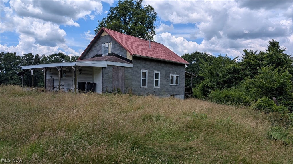 Photo of 84 Sealy Ridge Road, Little Hocking, OH 45742 (MLS # 5223197)