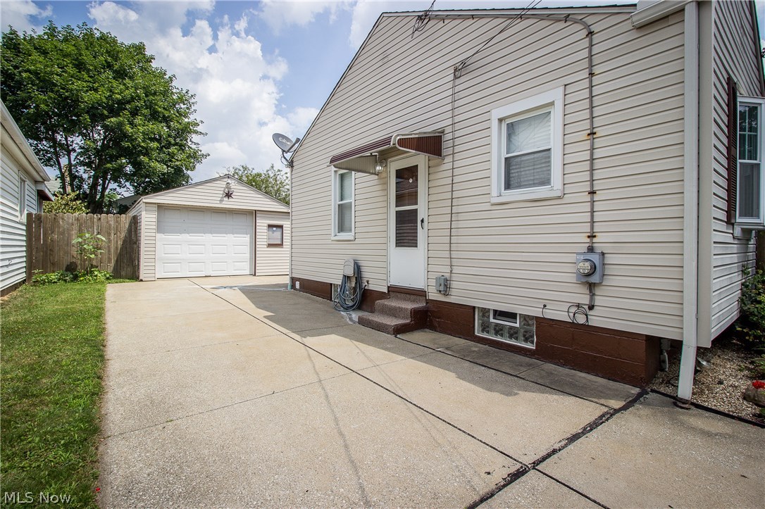 Home Buyers Realty Co Allotmen - Residential