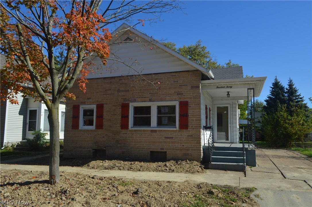 3 bedroom 1 bath ranch with off street parking. Interior features include-open living/ dining room with fireplace, large kitchen, enclosed patio, full basement, central air, radiant heat, and More!! Exterior features include: Paved drive, nice back yard, shed and More!! Case number 412-708316. HUD Homes are sold AS IS