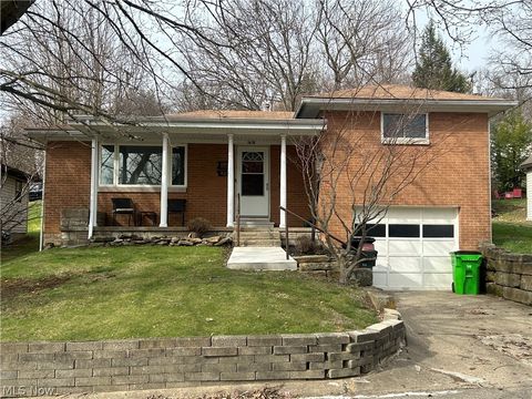 Homes For Sale - 1618 Adams Street<br/> Coshocton, OH 43812