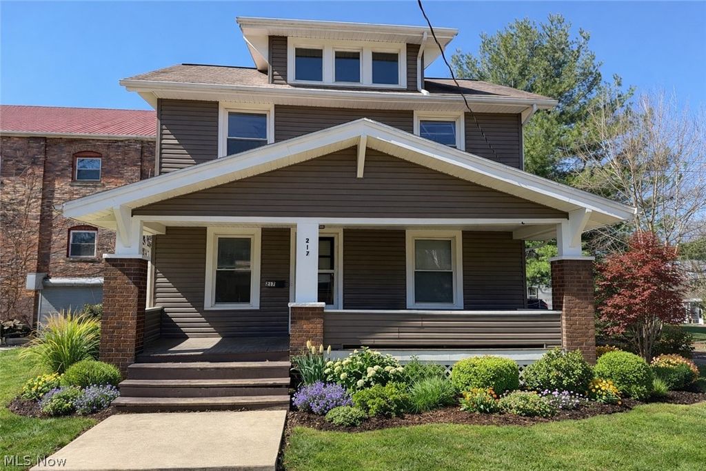 Photo of 217 2nd Street NE, Massillon, OH 44646 (MLS # 5195326)