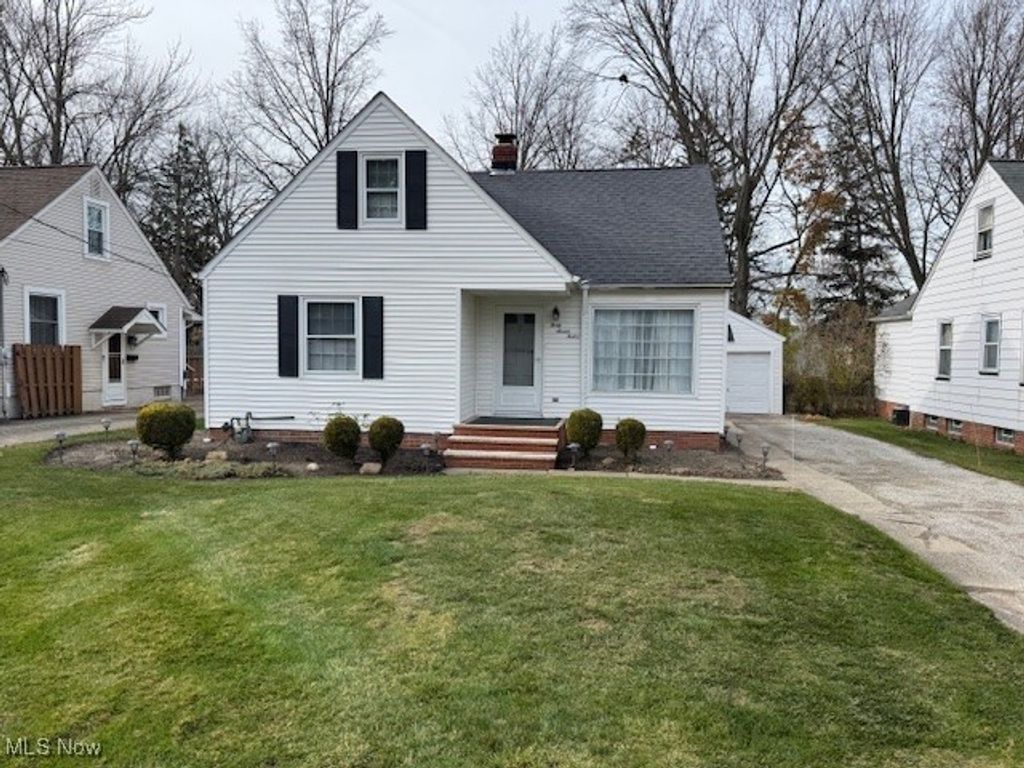 Photo of 4712 Willoughcroft Road, Willoughby, OH 44094 (MLS # 5174931)