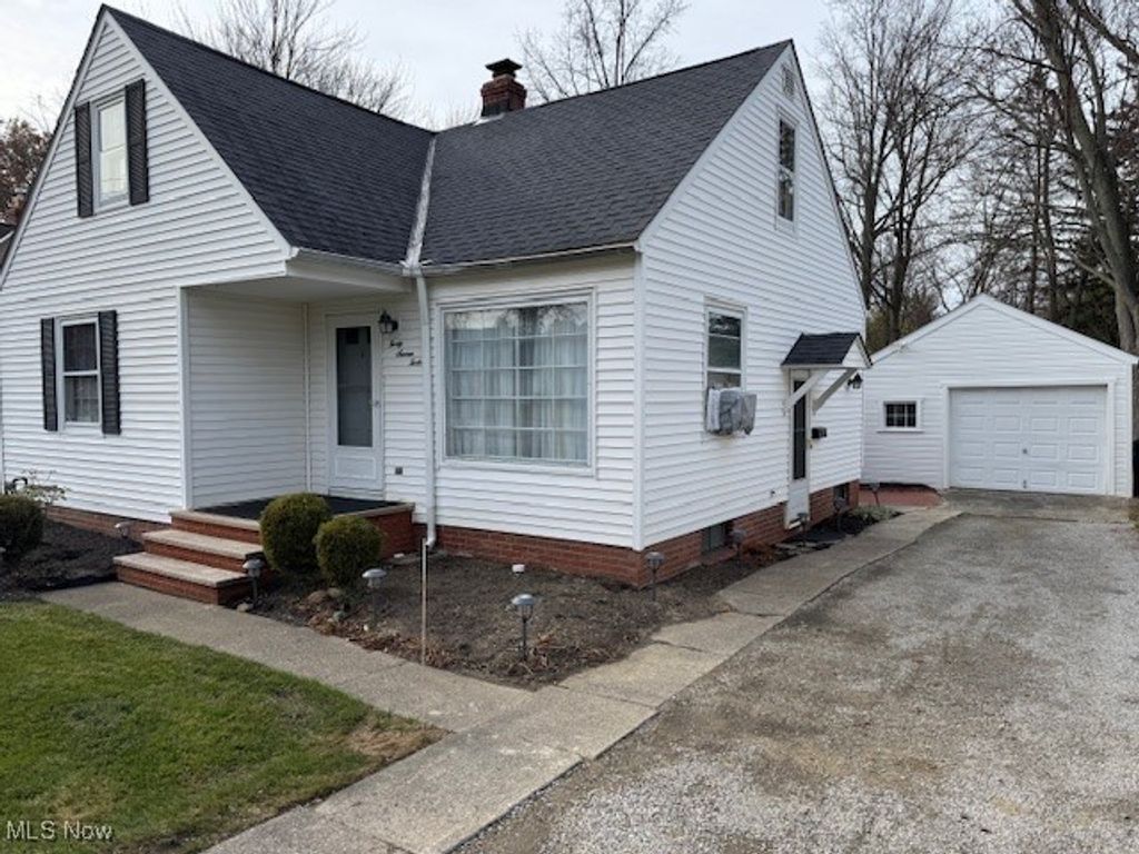 Photo of 4712 Willoughcroft Road, Willoughby, OH 44094 (MLS # 5174931)