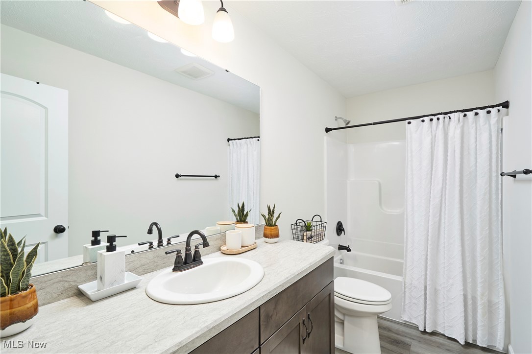 Brunswick Hills, Ohio 44212, United States, 4 Bedrooms Bedrooms, ,3 BathroomsBathrooms,Residential,Active,194929